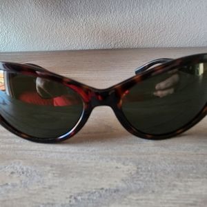 Authentic Tory Burch Cat eye sunglasses